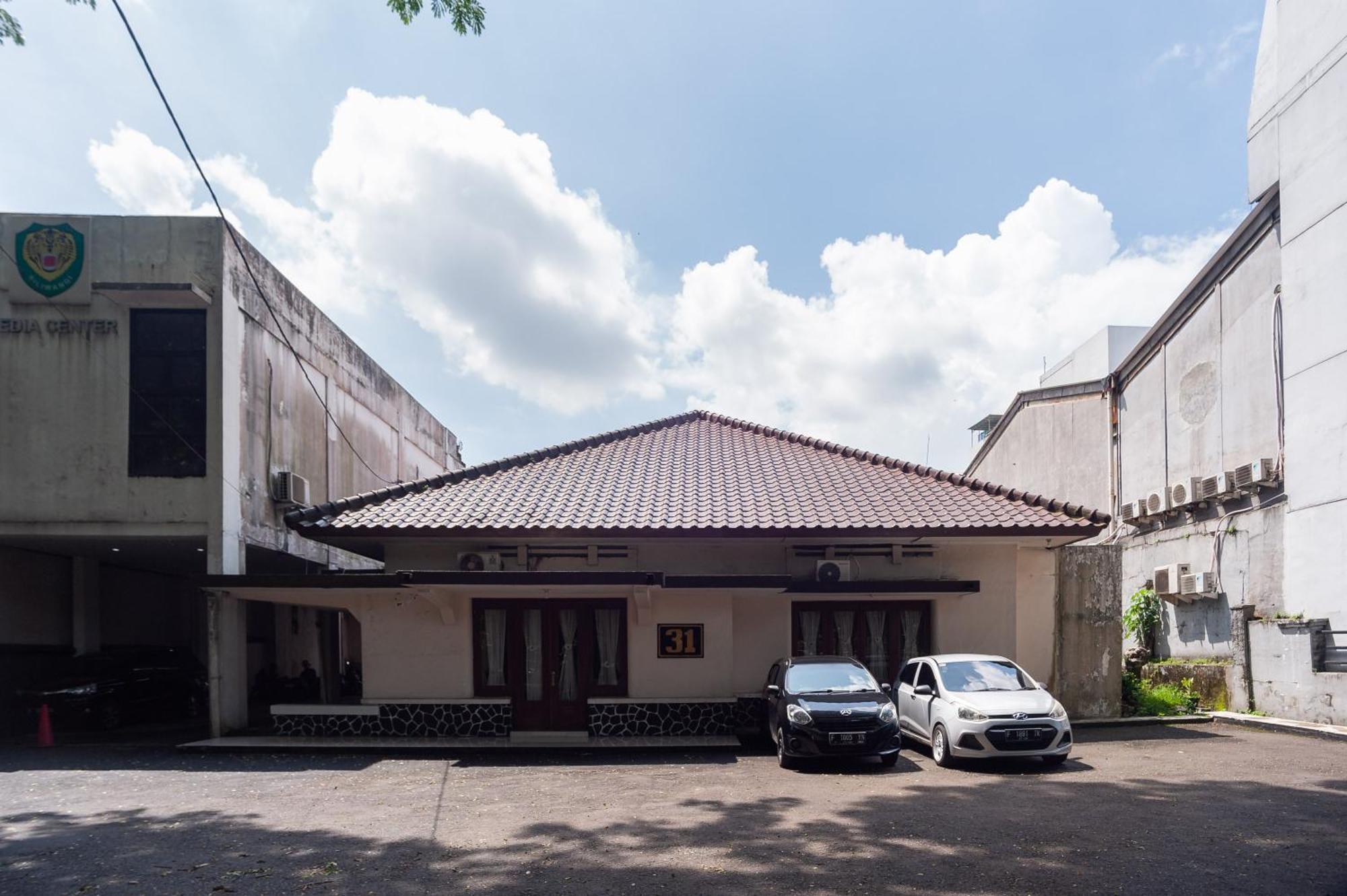 Reddoorz Plus Near Rs Pmi Bogor Eksteriør bilde