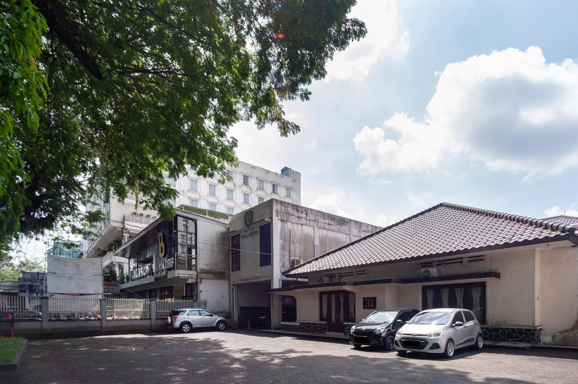 Reddoorz Plus Near Rs Pmi Bogor Eksteriør bilde